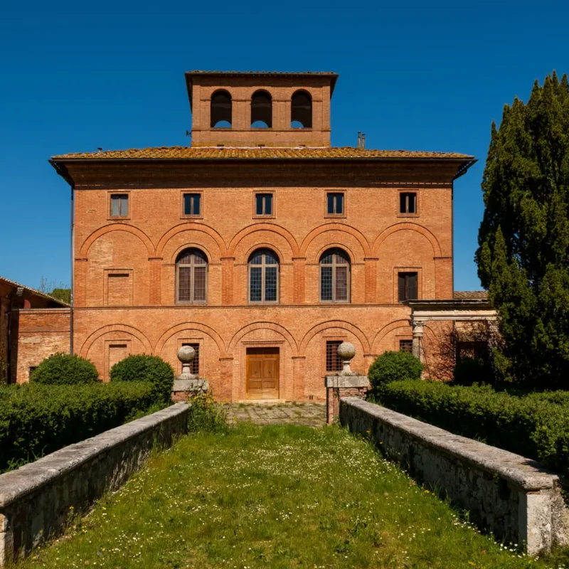 Un gioiello all’incrocio delle antiche vie della Toscana rurale